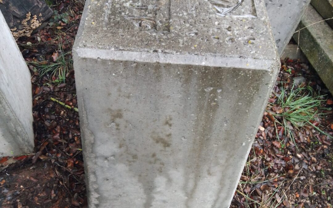 Hitos de hormigón de forma trapezoidal